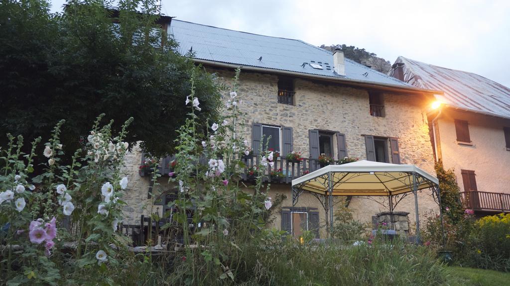 Les Means Bed & Breakfast Meolans-Revel Exterior photo
