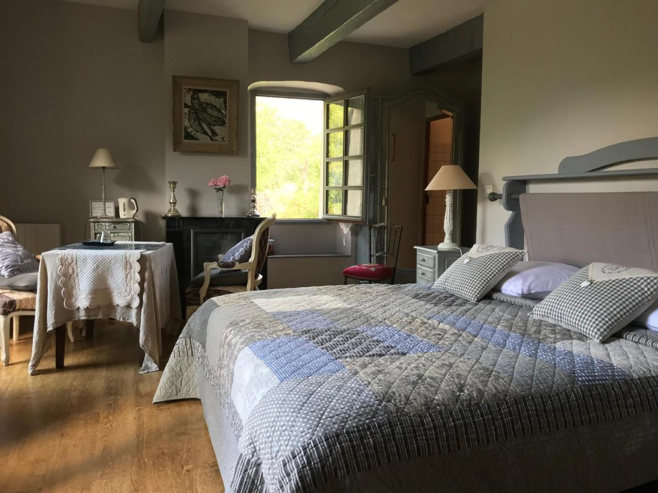 Les Means Bed & Breakfast Meolans-Revel Exterior photo